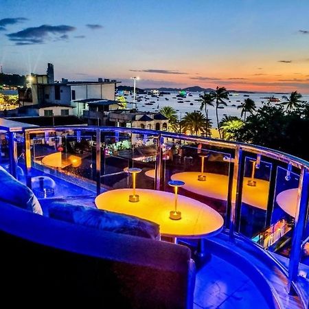 The Globe Hotel, Bar & Restaurant パッタヤー エクステリア 写真